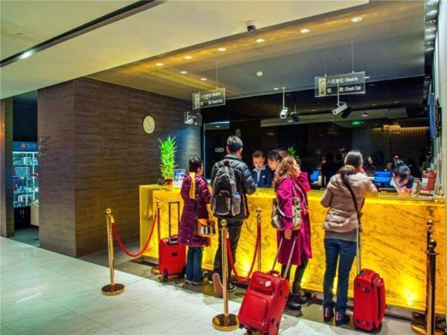 שנגחאי Jinjiang Inn Nanjing Road Pedestrian Streeteast Asia Hotel מראה חיצוני תמונה