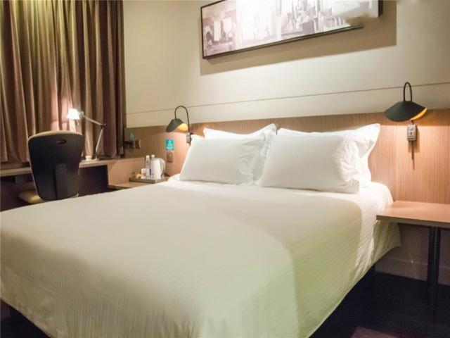 שנגחאי Jinjiang Inn Nanjing Road Pedestrian Streeteast Asia Hotel מראה חיצוני תמונה
