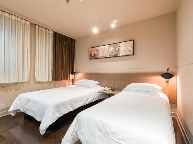 שנגחאי Jinjiang Inn Nanjing Road Pedestrian Streeteast Asia Hotel מראה חיצוני תמונה