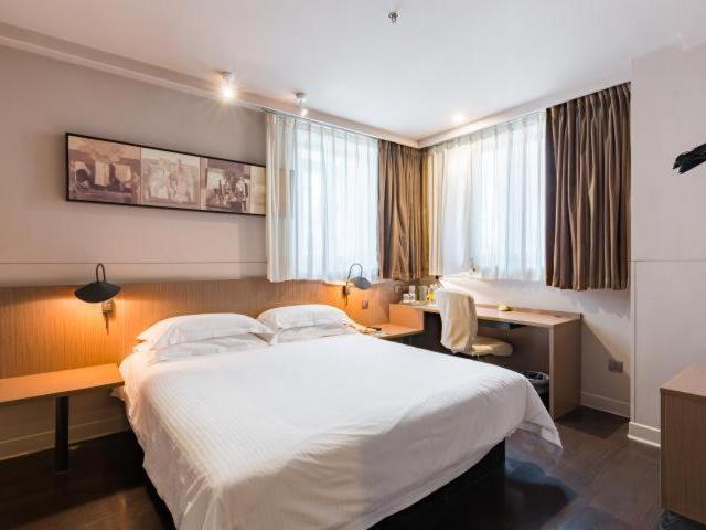 שנגחאי Jinjiang Inn Nanjing Road Pedestrian Streeteast Asia Hotel מראה חיצוני תמונה